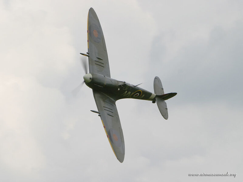 Spitfire Fighter Plane — Gray, Dynamic, Photograph, Aircraft