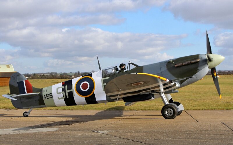 Spitfire Fighter Plane — Green, Calm, Afternoon, Photograph, Pilot, Airfield