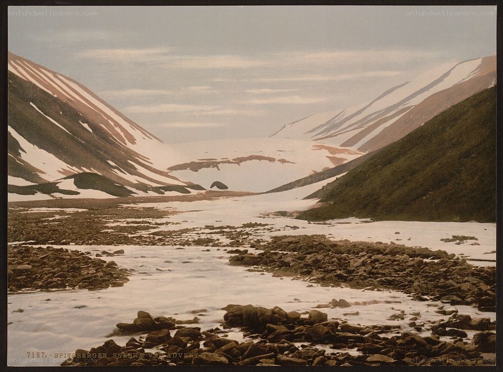 Spitsbergen glacier landscape