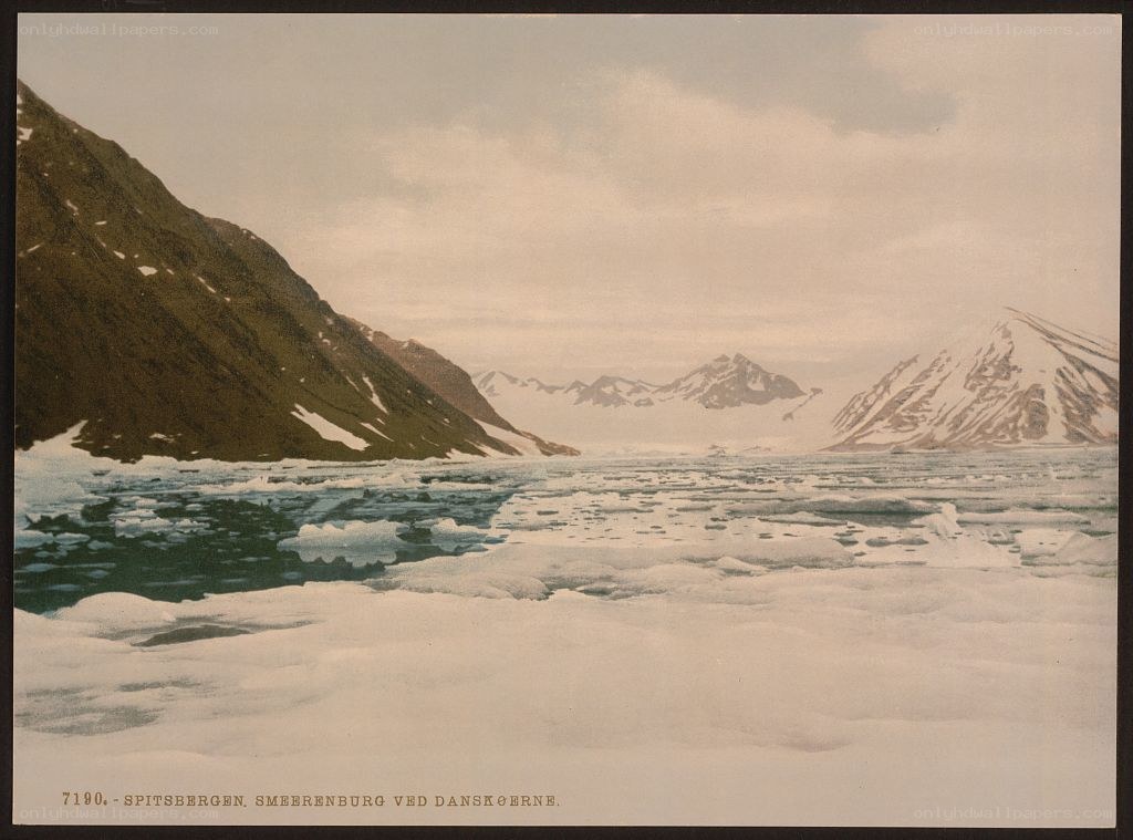 Spitsbergen glacier landscape