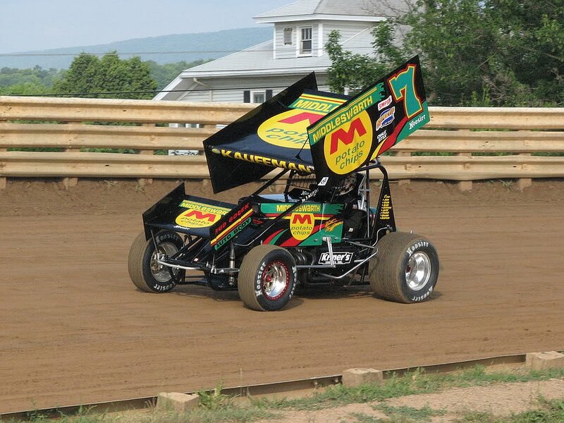 Sprint Car on Dirt Track — Black, Active