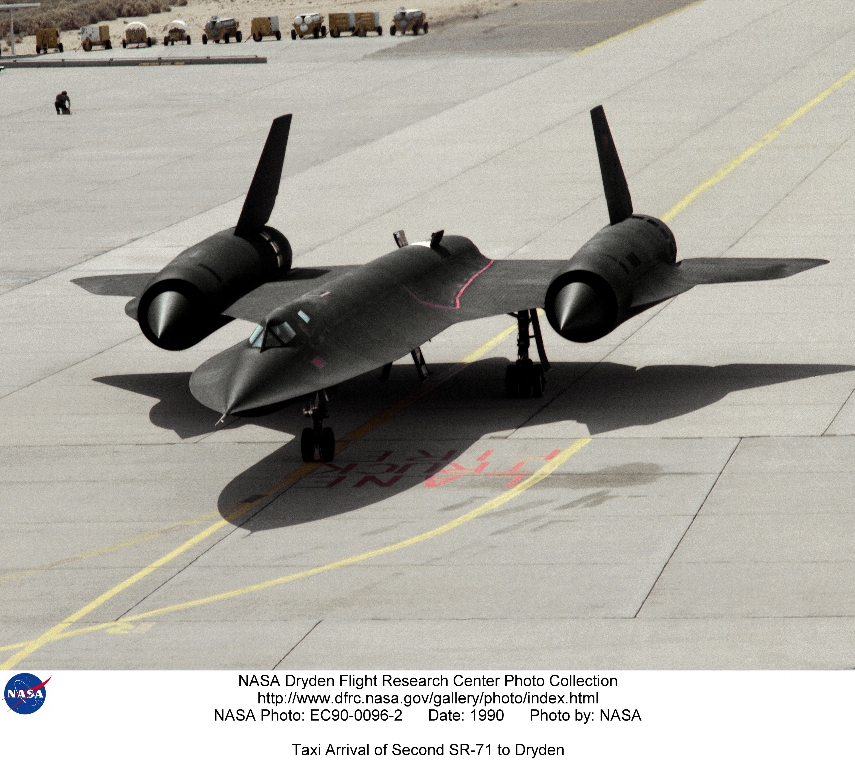 SR-71 Taxi Arrival at Dryden