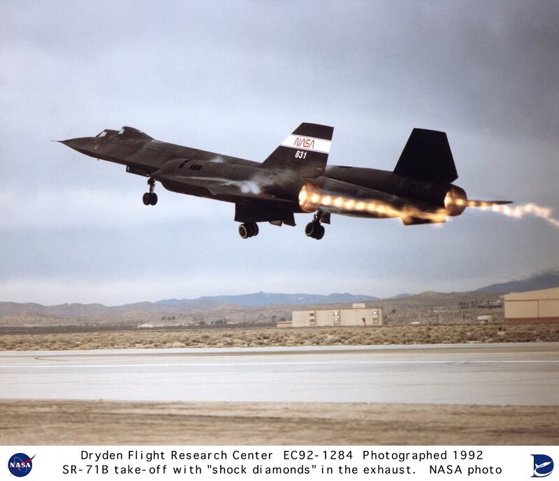 SR-71B take-off with shock diamonds
