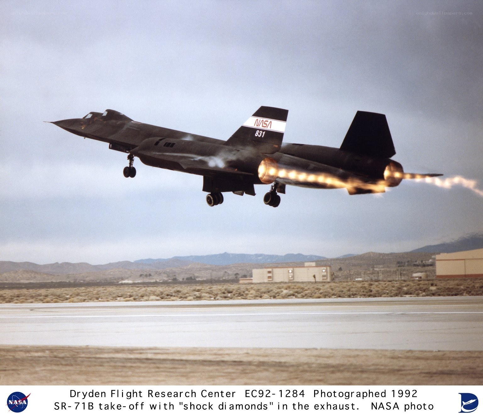 SR-71B take-off with shock diamonds