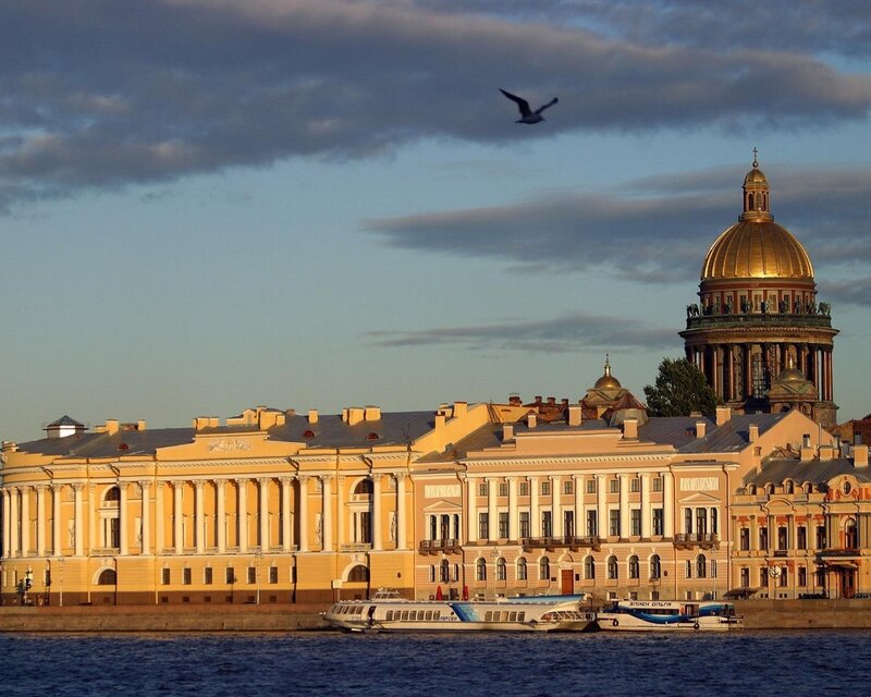 St. Isaac's Cathedral — Gold, Serene