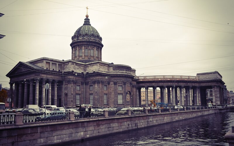 St. Isaac's Cathedral — Gray, Overcast, Photograph