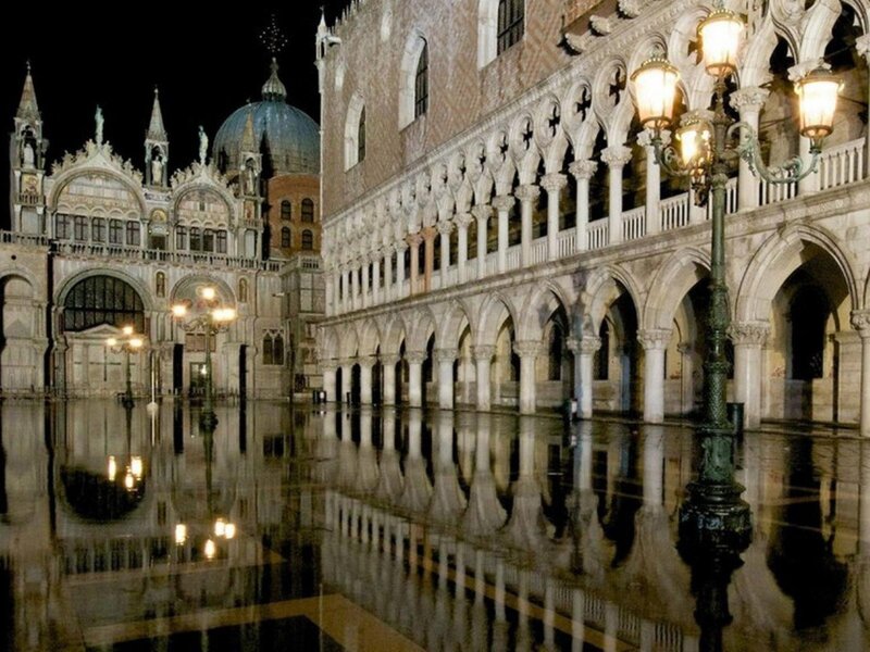 St. Mark's Square at Night — Black