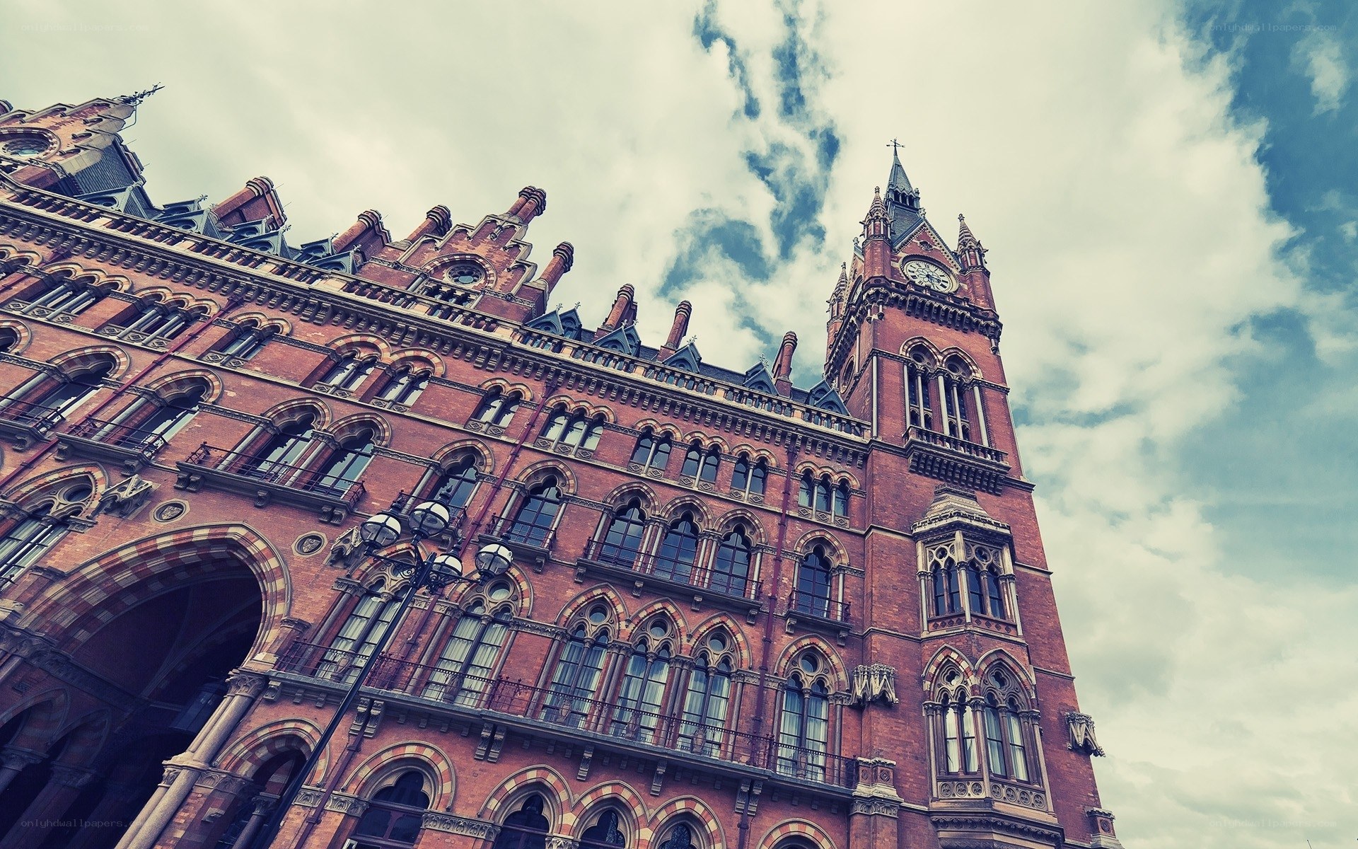 St Pancras railway station