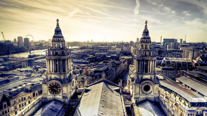 St Paul's Cathedral and London skyline
