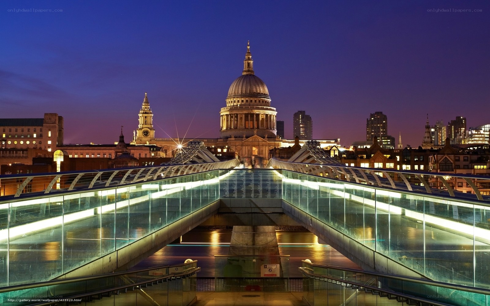 St. Paul's Cathedral at dusk