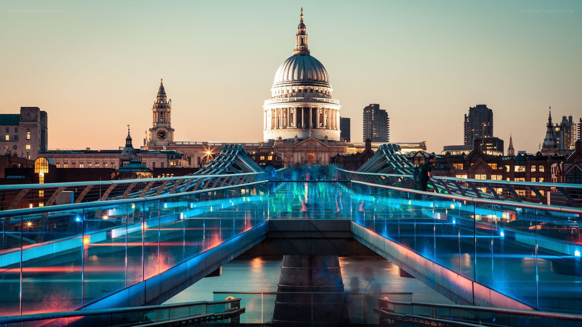 St Paul's Cathedral at dusk