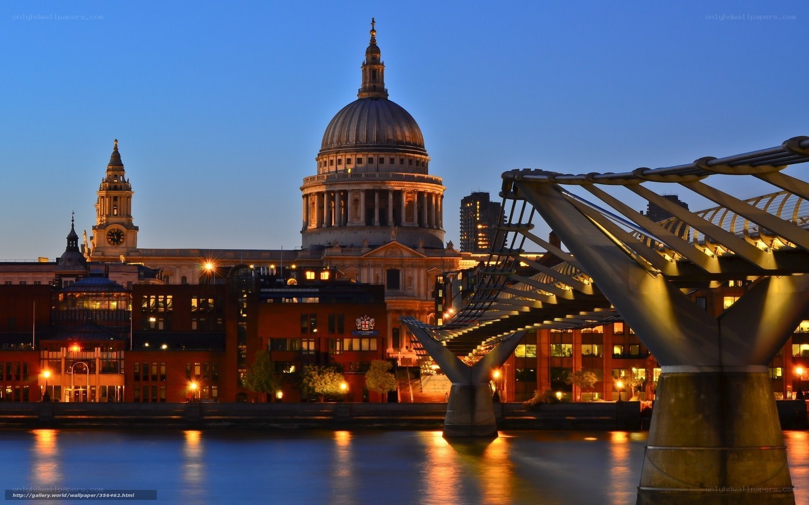 St Paul's Cathedral at dusk
