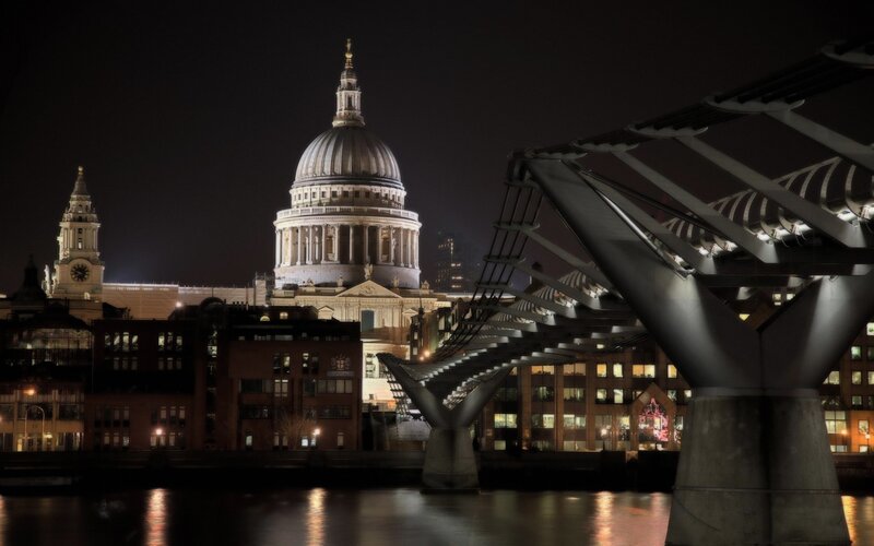 St Paul's Cathedral at night