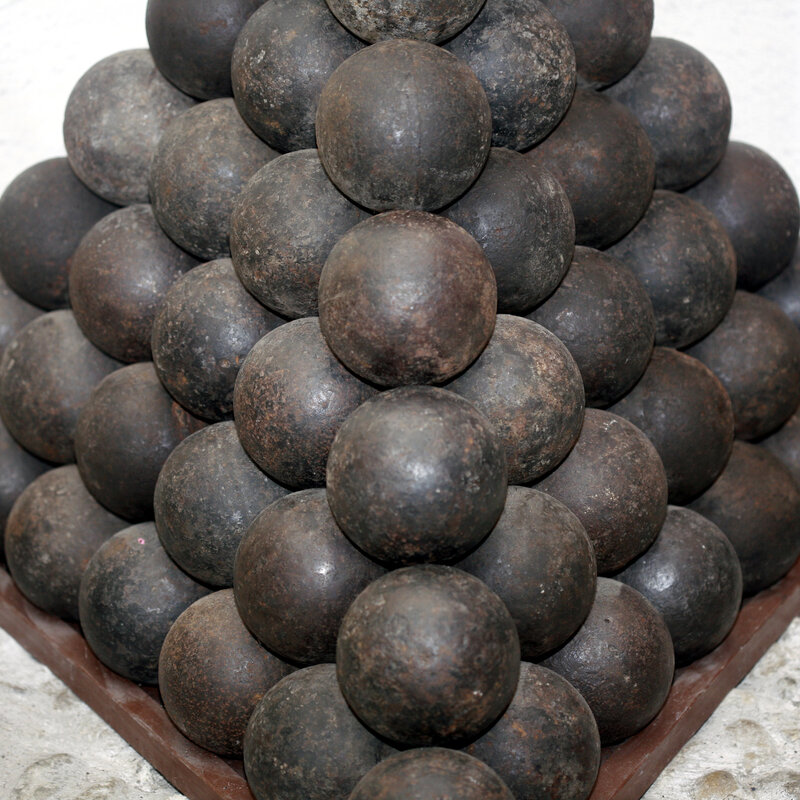 stack of cannonballs