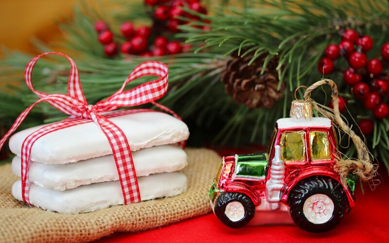 Stacked Cookies and Ornament