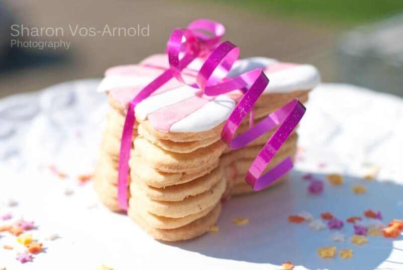 Stacked Cookies with Ribbon — Pink
