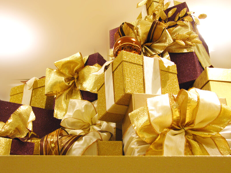 Stacked Gift Boxes — Gold