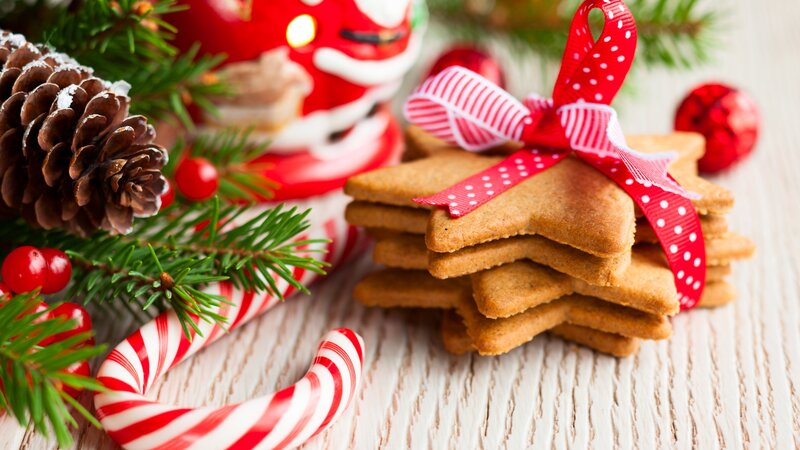 Stacked Gingerbread Cookies — Red