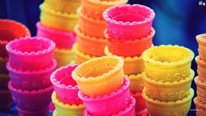 Stacked Ice Cream Cones — Pink