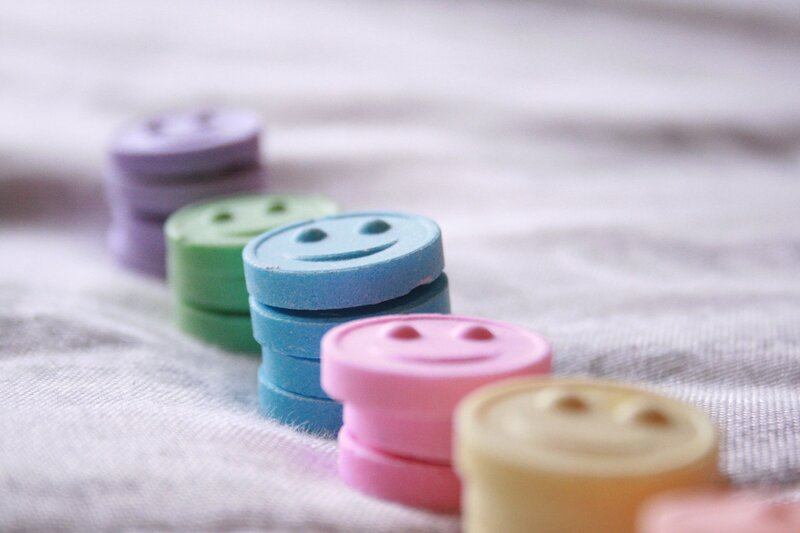 stacked smiley buttons