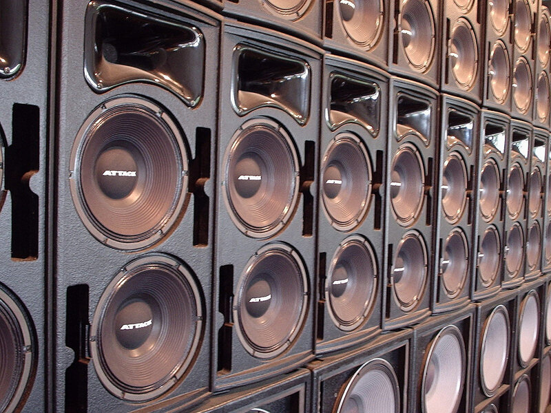 stacked speaker array
