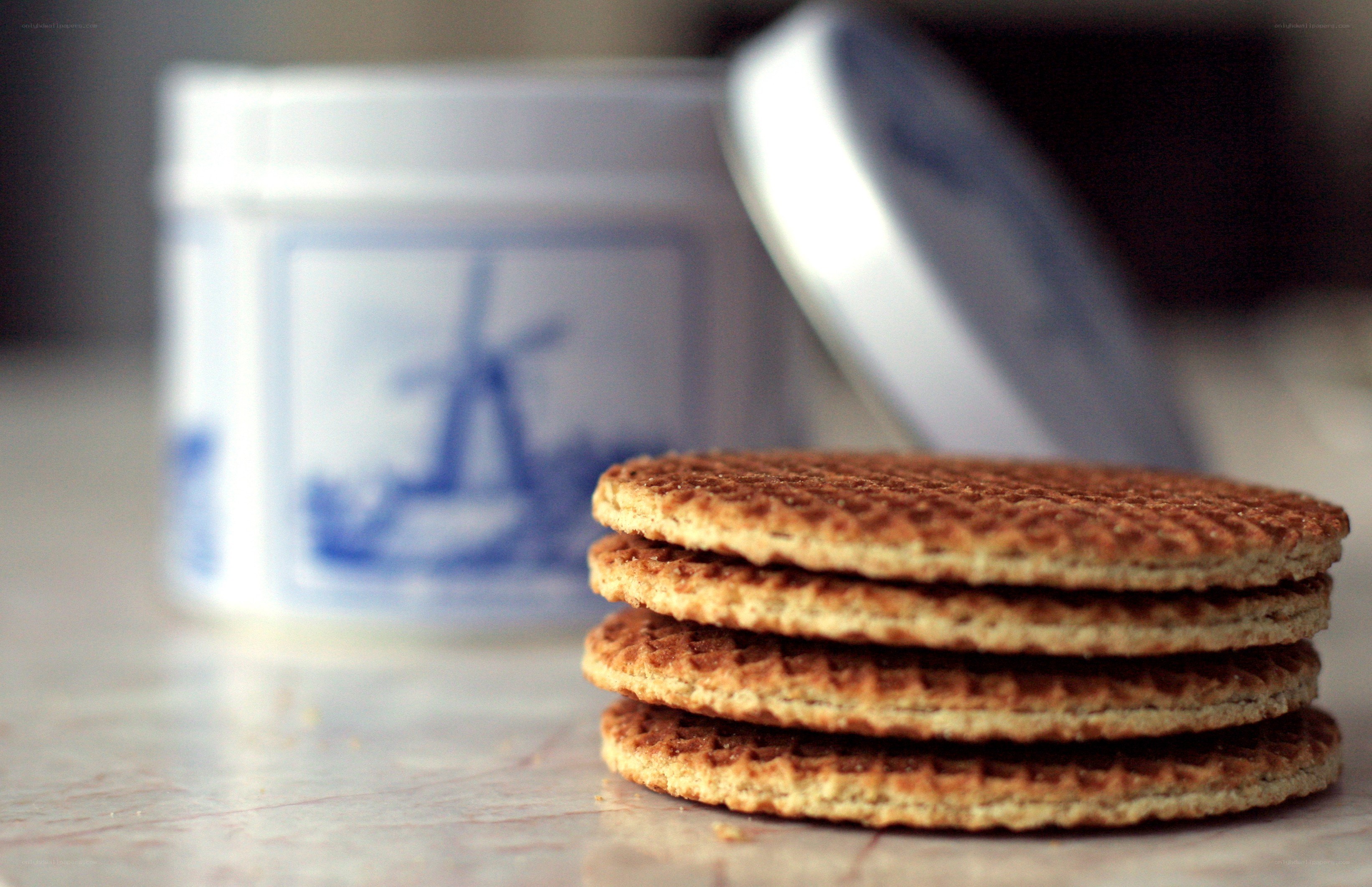 stacked stroopwafels with tin