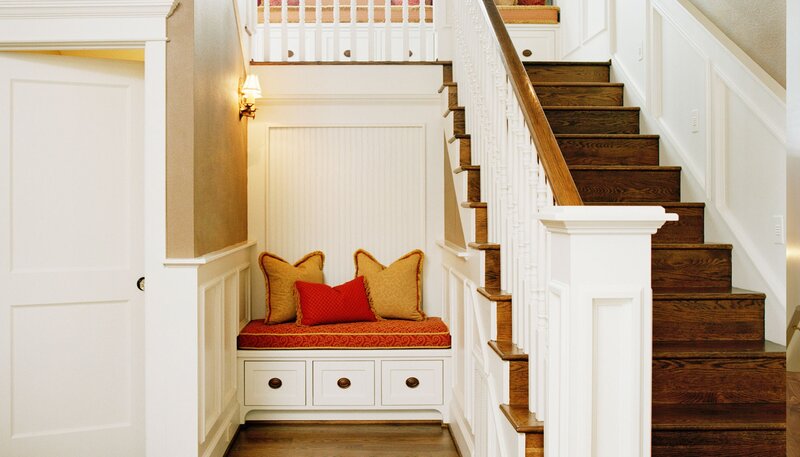 Staircase nook with bench
