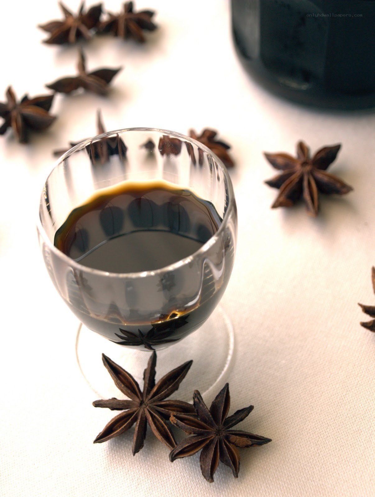 Star anise and dark liquid