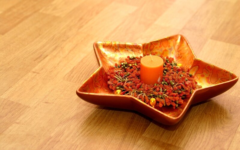 Star-shaped candle holder