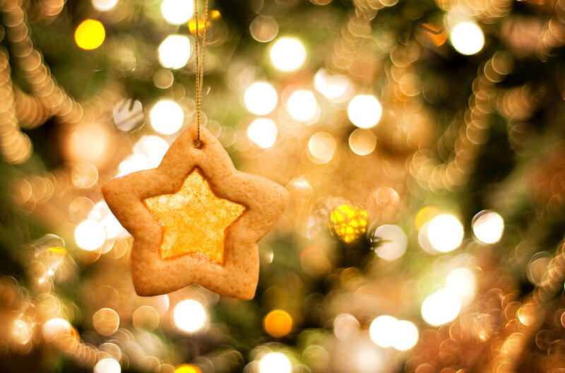 Star-shaped Cookie Ornament — Gold
