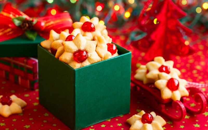 Star-shaped Cookies in Box — Red