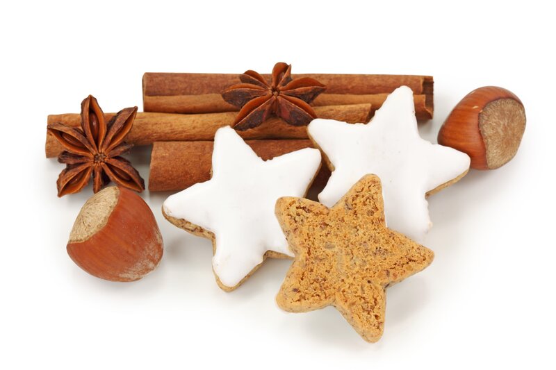 star-shaped cookies with spices
