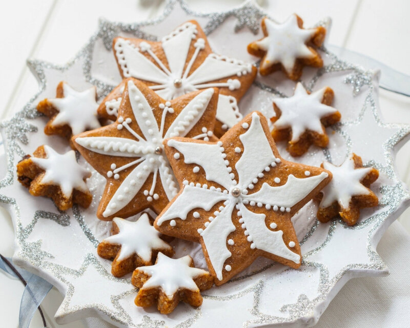 Star-shaped Gingerbread Cookies — White