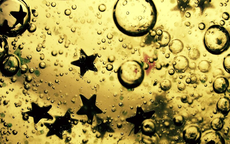 Star-shaped Objects in Liquid