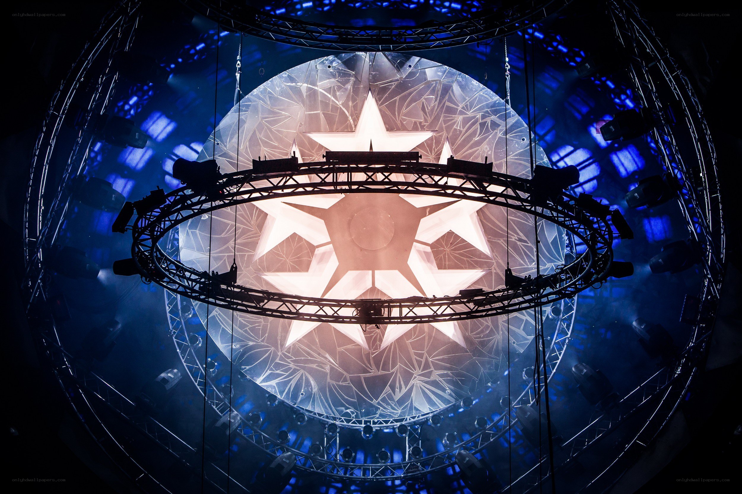 Star-shaped stage lighting rig