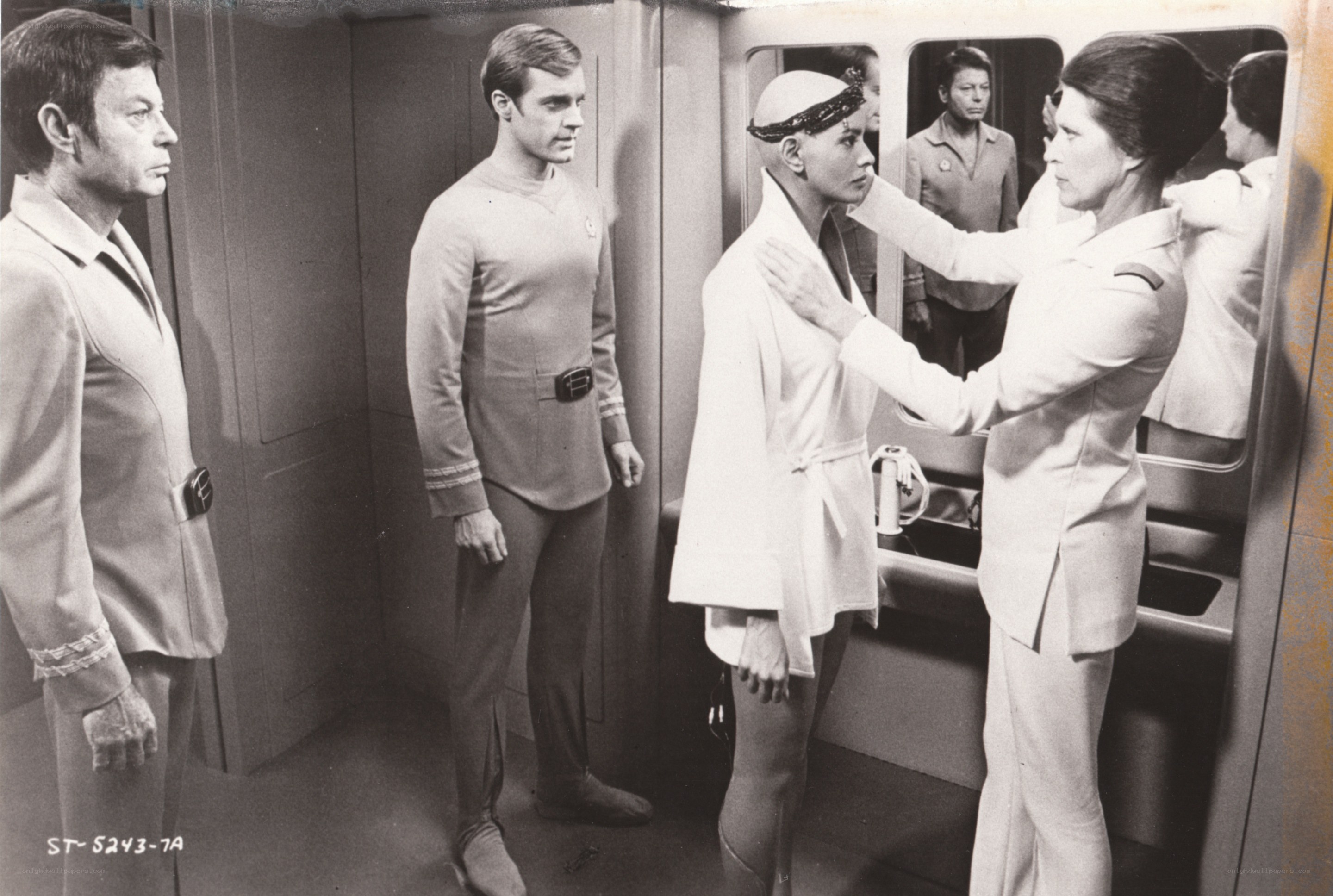 Star Trek crew in corridor