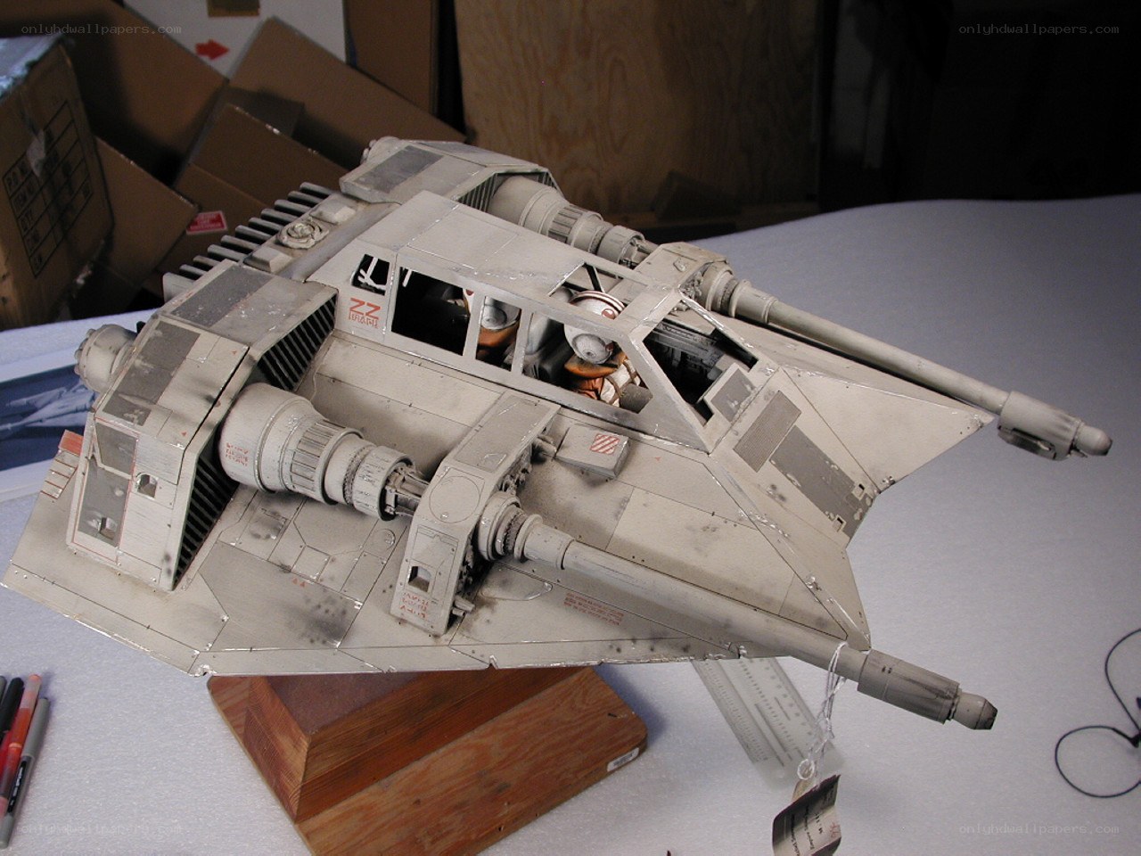 Star Wars snowspeeder model