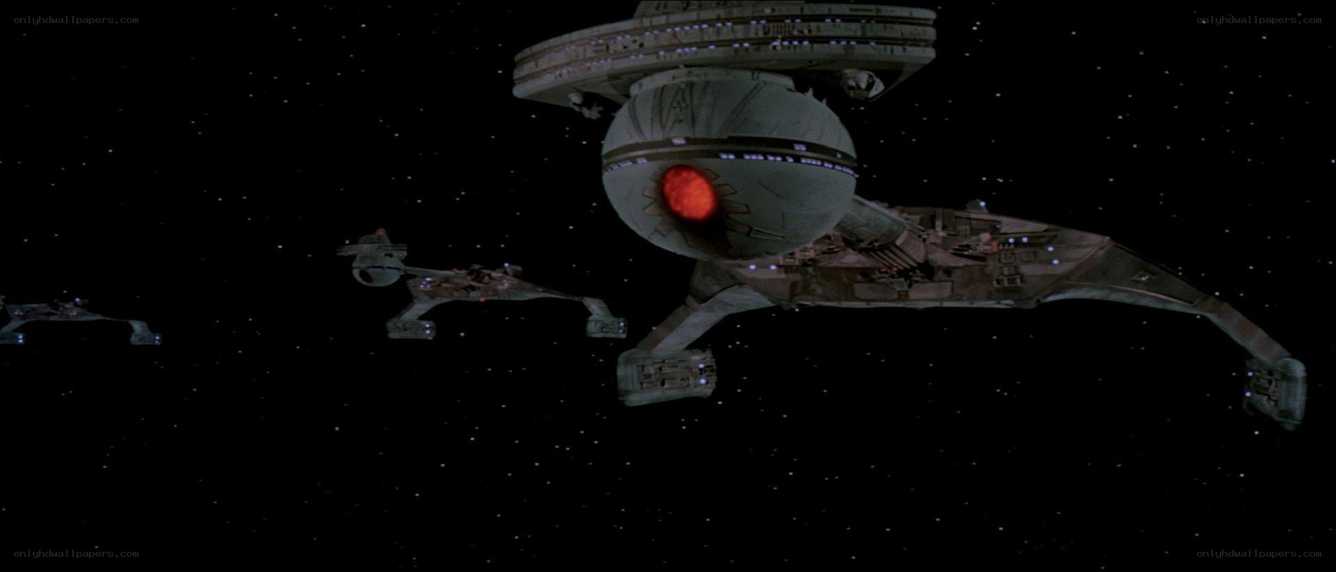 Starfleet ships in formation