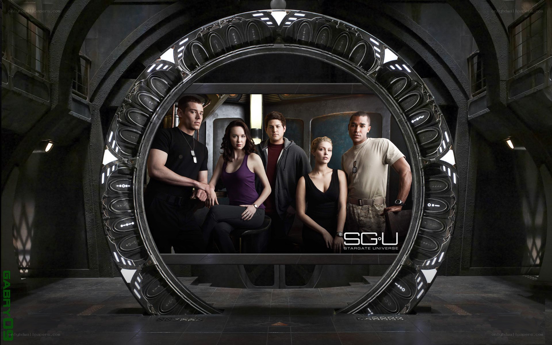 Stargate SG-1 cast in command center