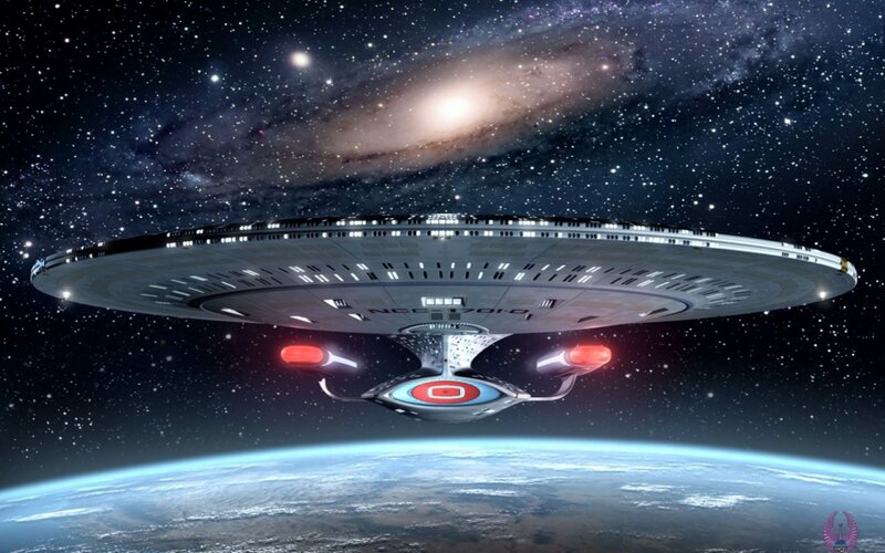 Starship in orbit above a planet