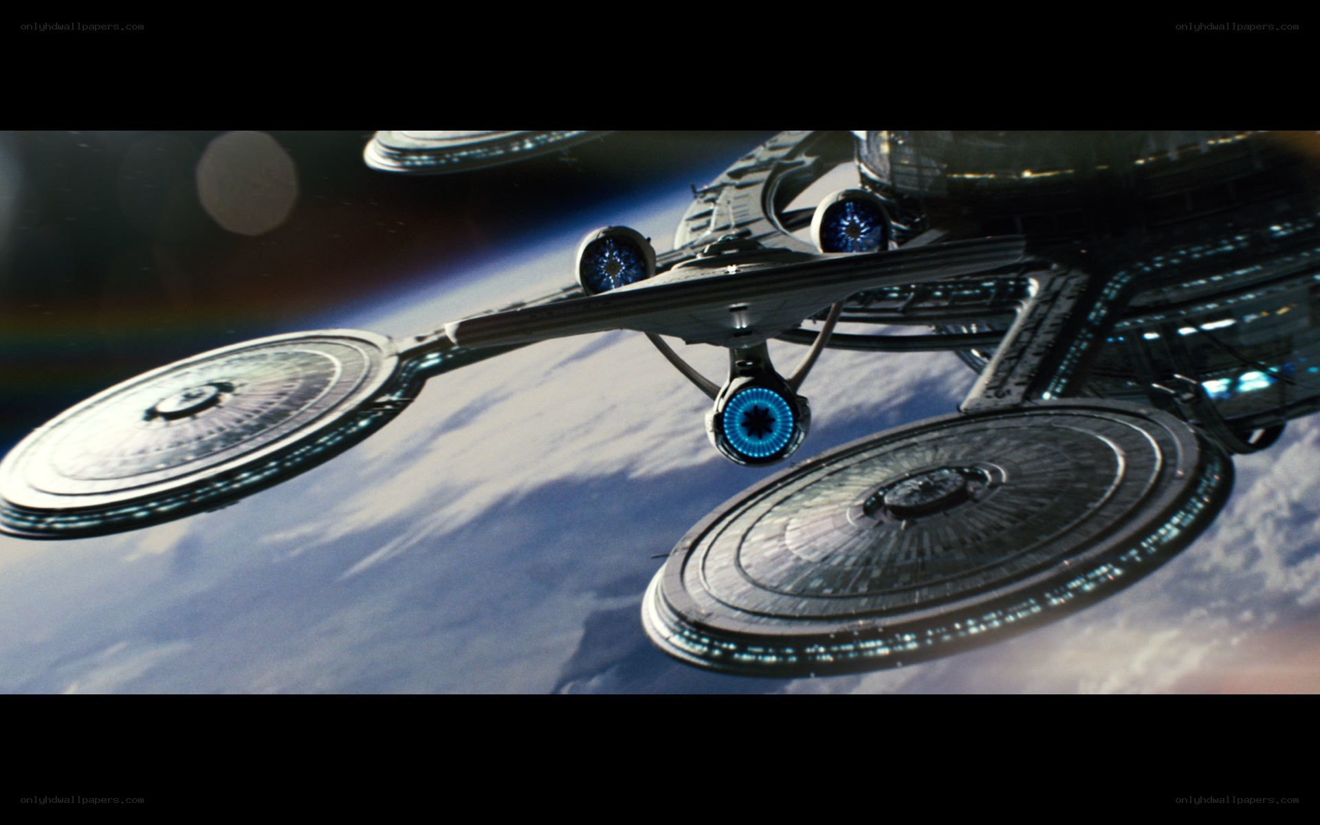 Starship in orbit above planet