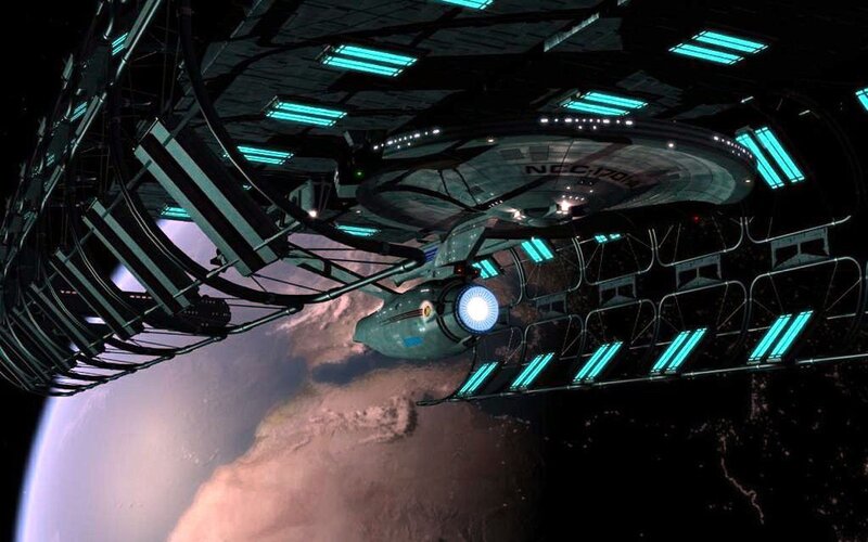 Starship in orbit around a planet
