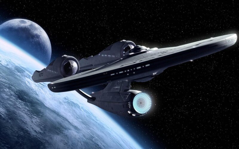 Starship in orbit around a planet