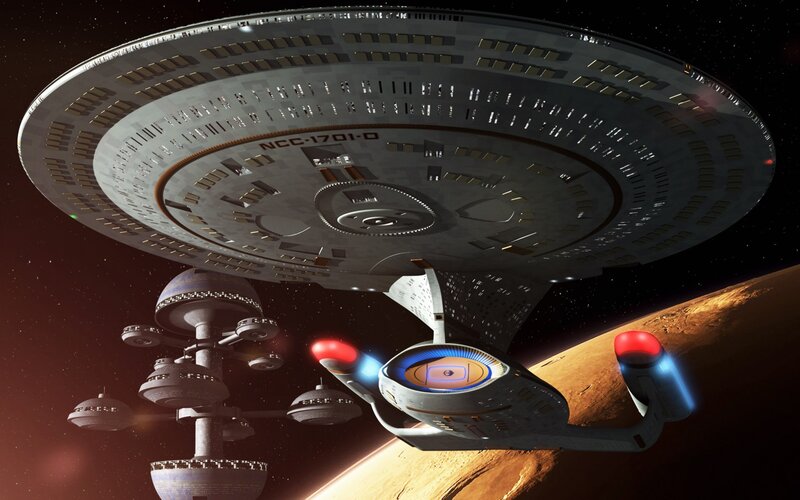 Starship in orbit around a planet