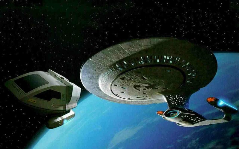 Starship near a planet