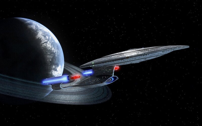 Starship near a planet