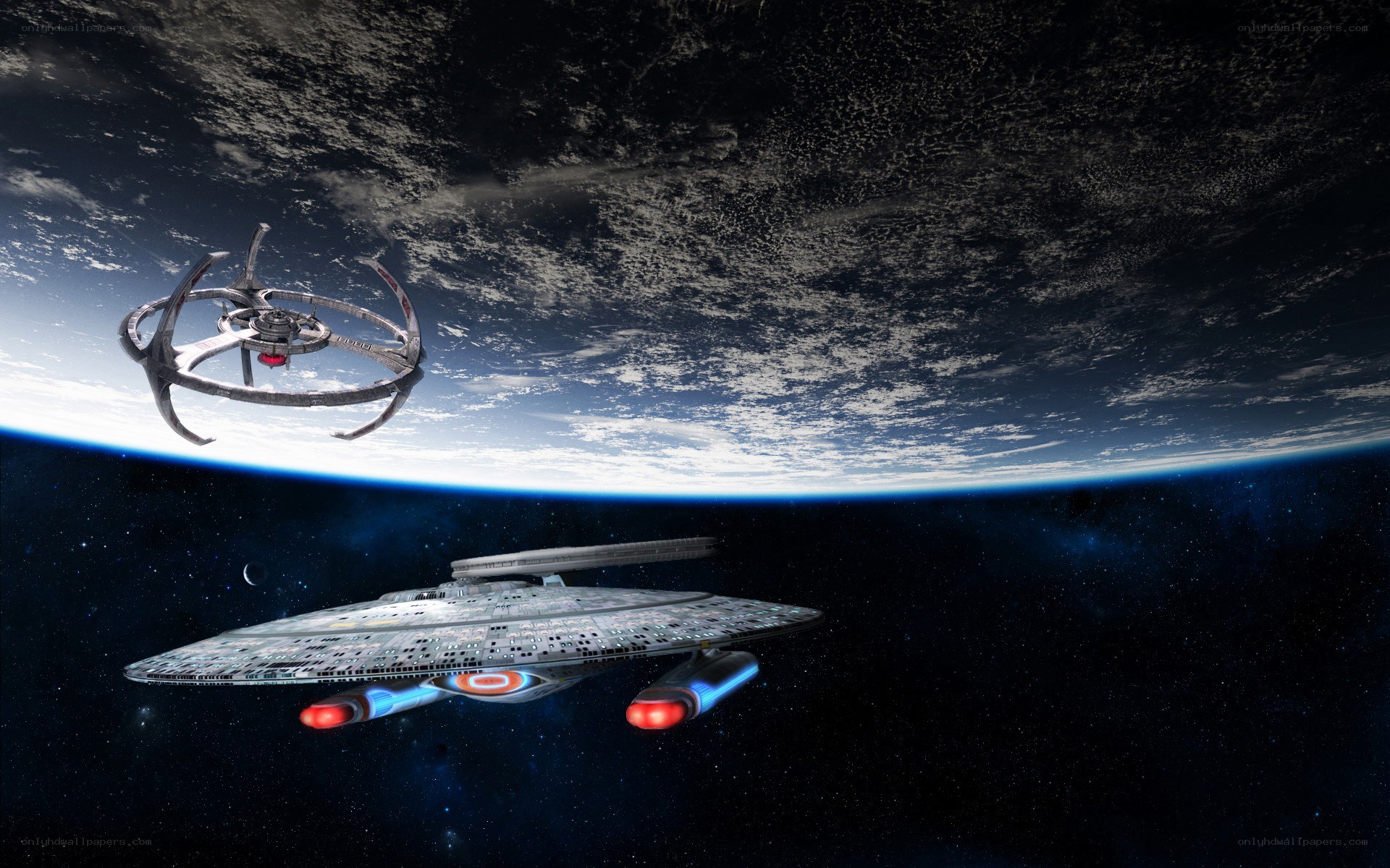 Starship near planet