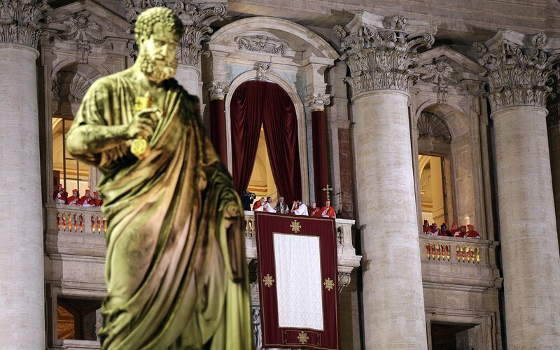 Statue and balcony at Vatican