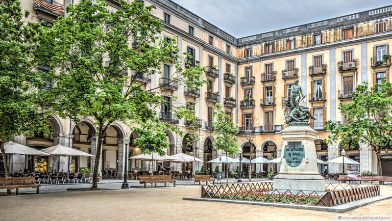 Statue in City Square — Green