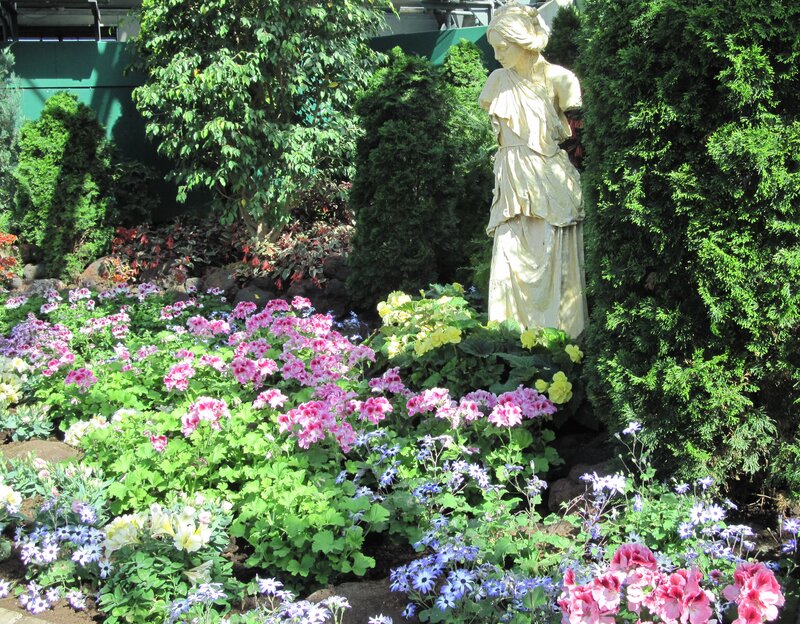 Statue in Flower Garden — Green